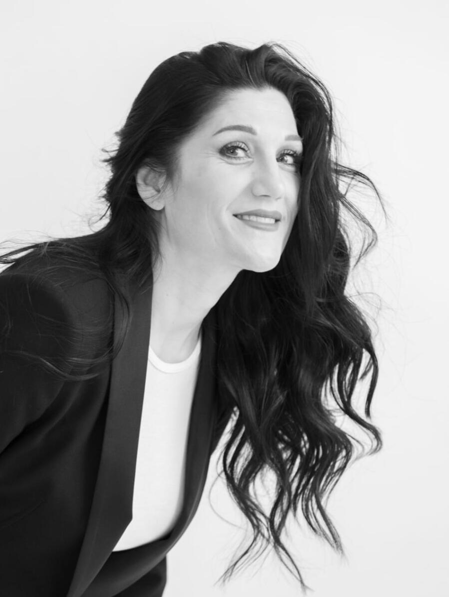 Actress - Screenwriter - Film Author